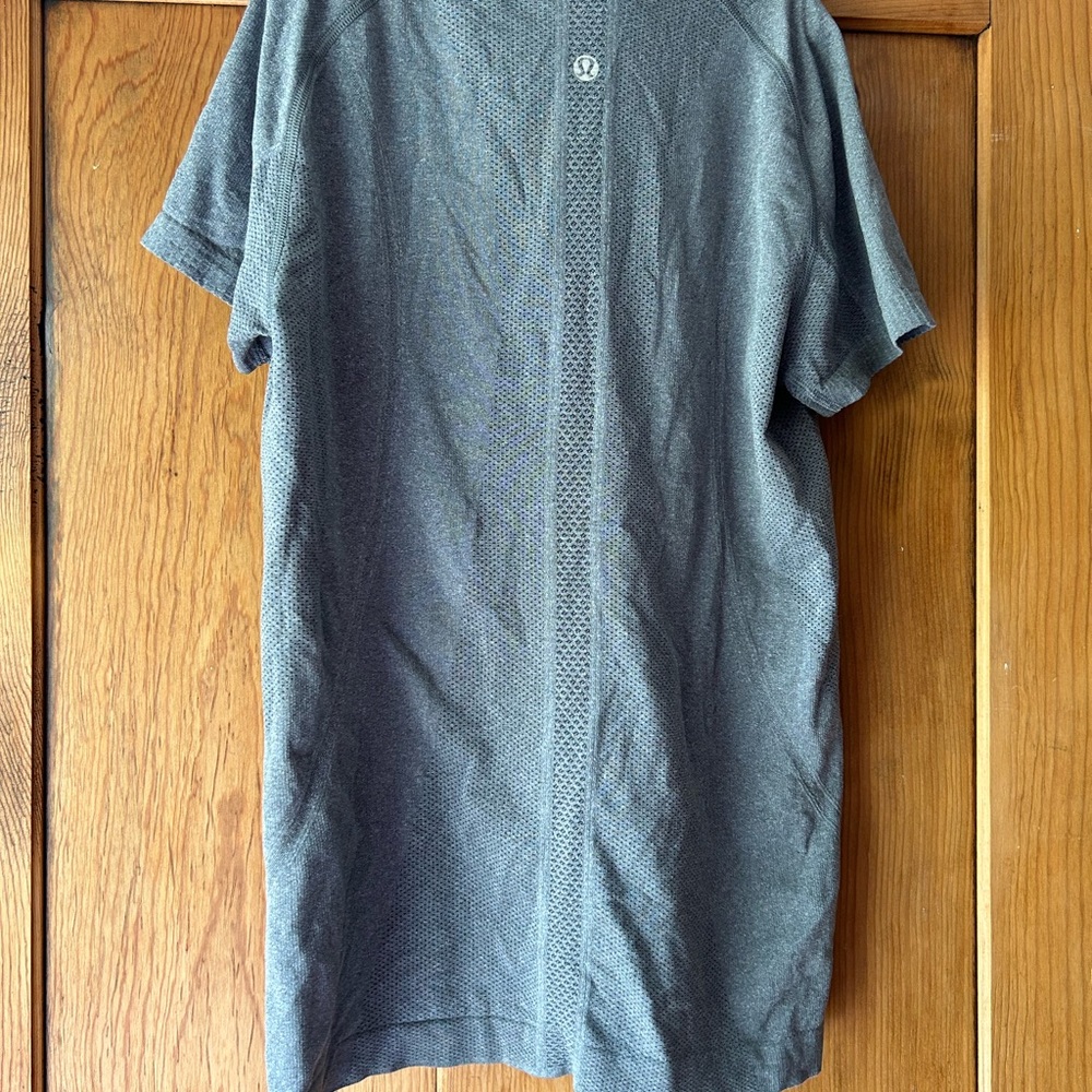 Lululemon top
